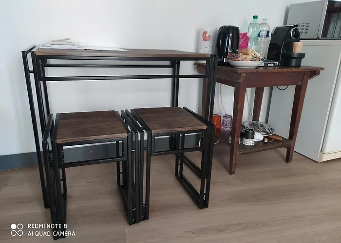 Chambre Tranquille Et Confortable Pour Etape